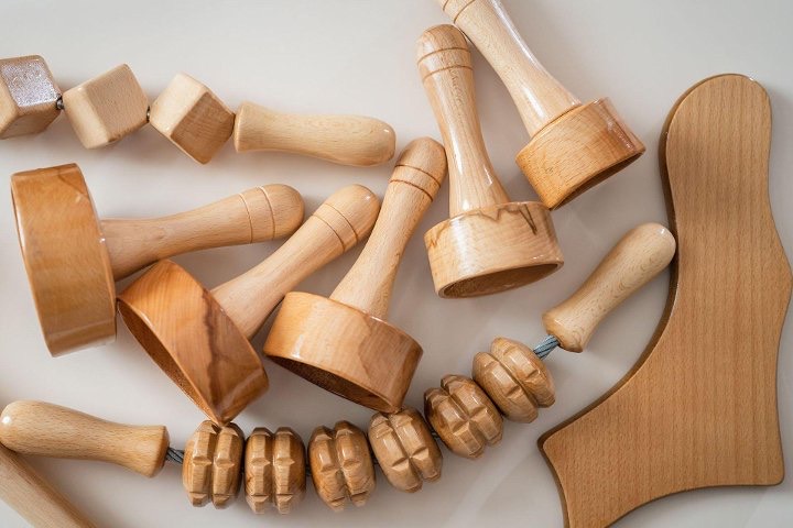 Strumenti in legno per il massaggio